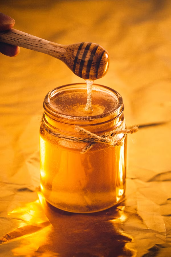 Winter skincare routine for dry and  sensitive skin honey remedy